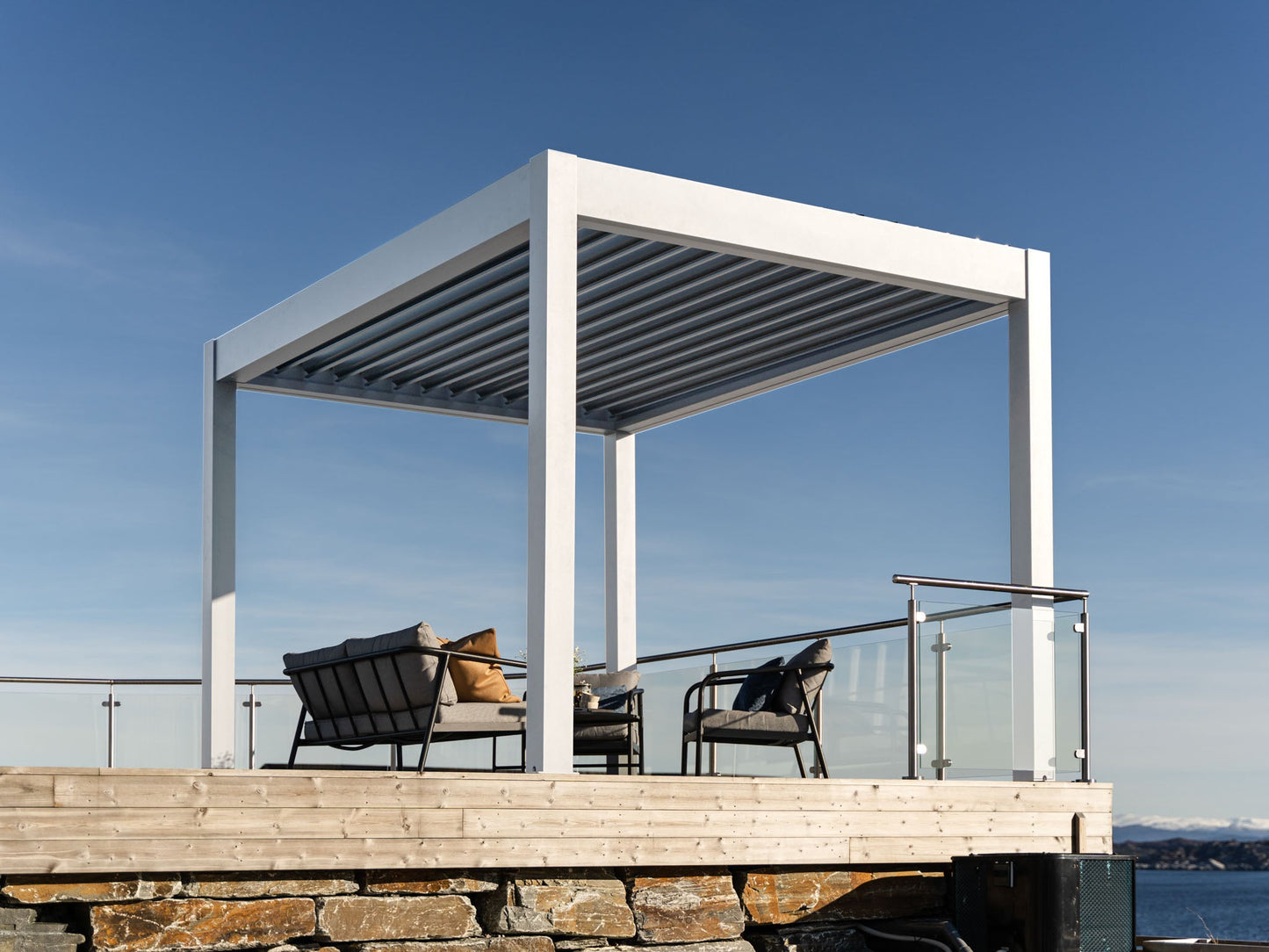 Skydance S2 Pergola