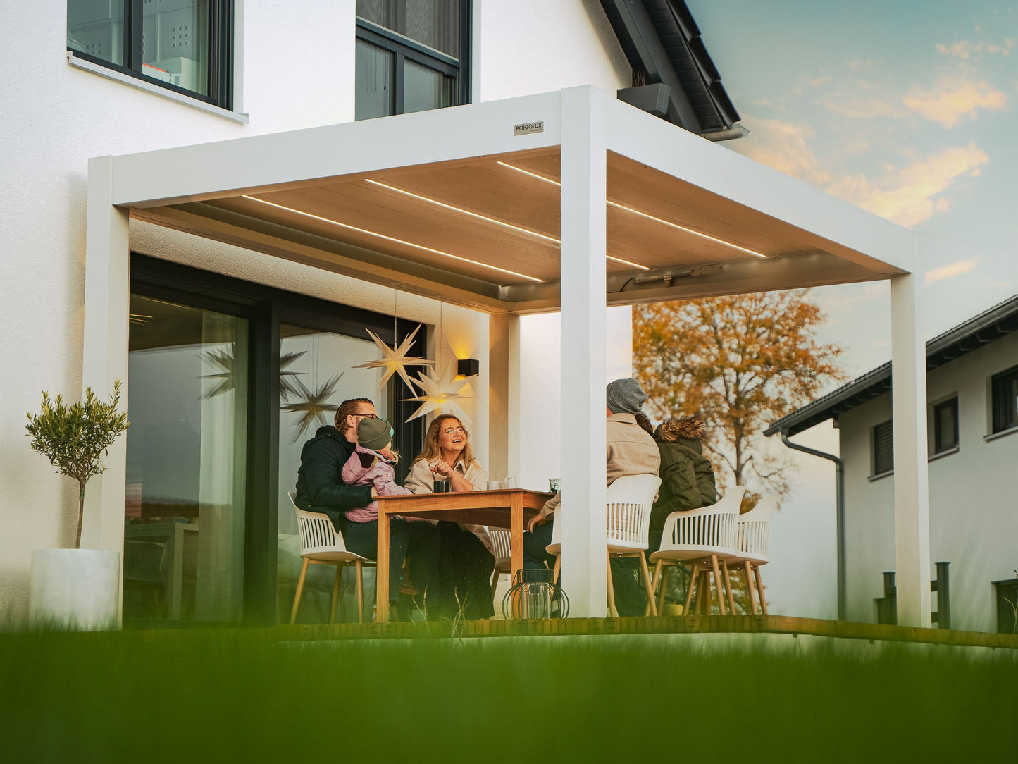 Skydance S2 Pergola